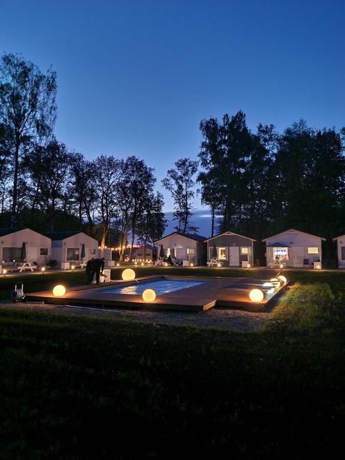 Lumi Resort Domki Letniskowe Z Podgrzewanym Basenem Реваль Экстерьер фото