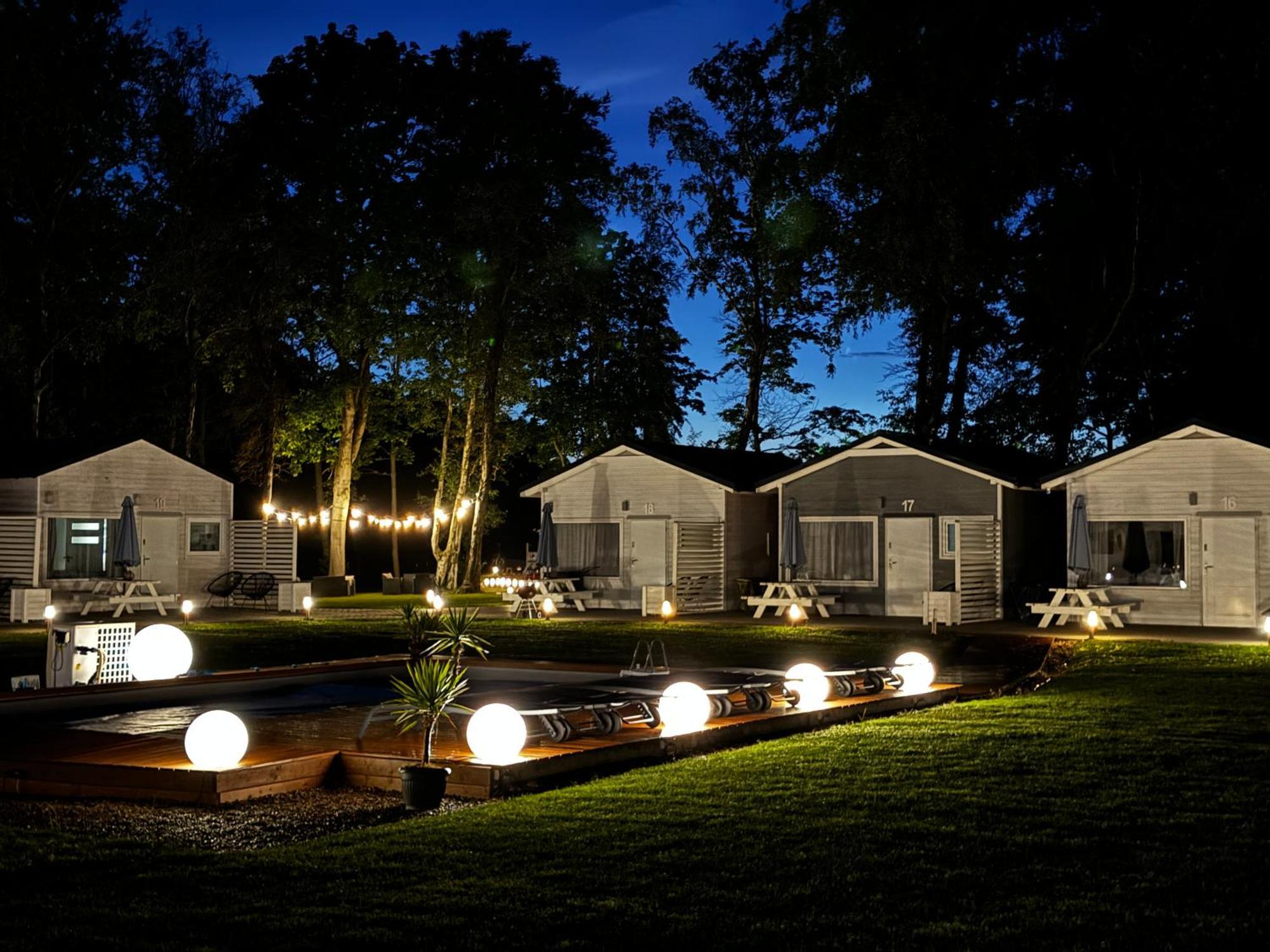 Lumi Resort Domki Letniskowe Z Podgrzewanym Basenem Реваль Экстерьер фото