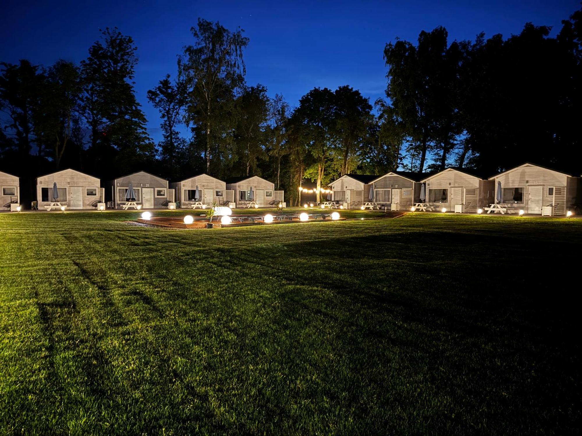 Lumi Resort Domki Letniskowe Z Podgrzewanym Basenem Реваль Экстерьер фото