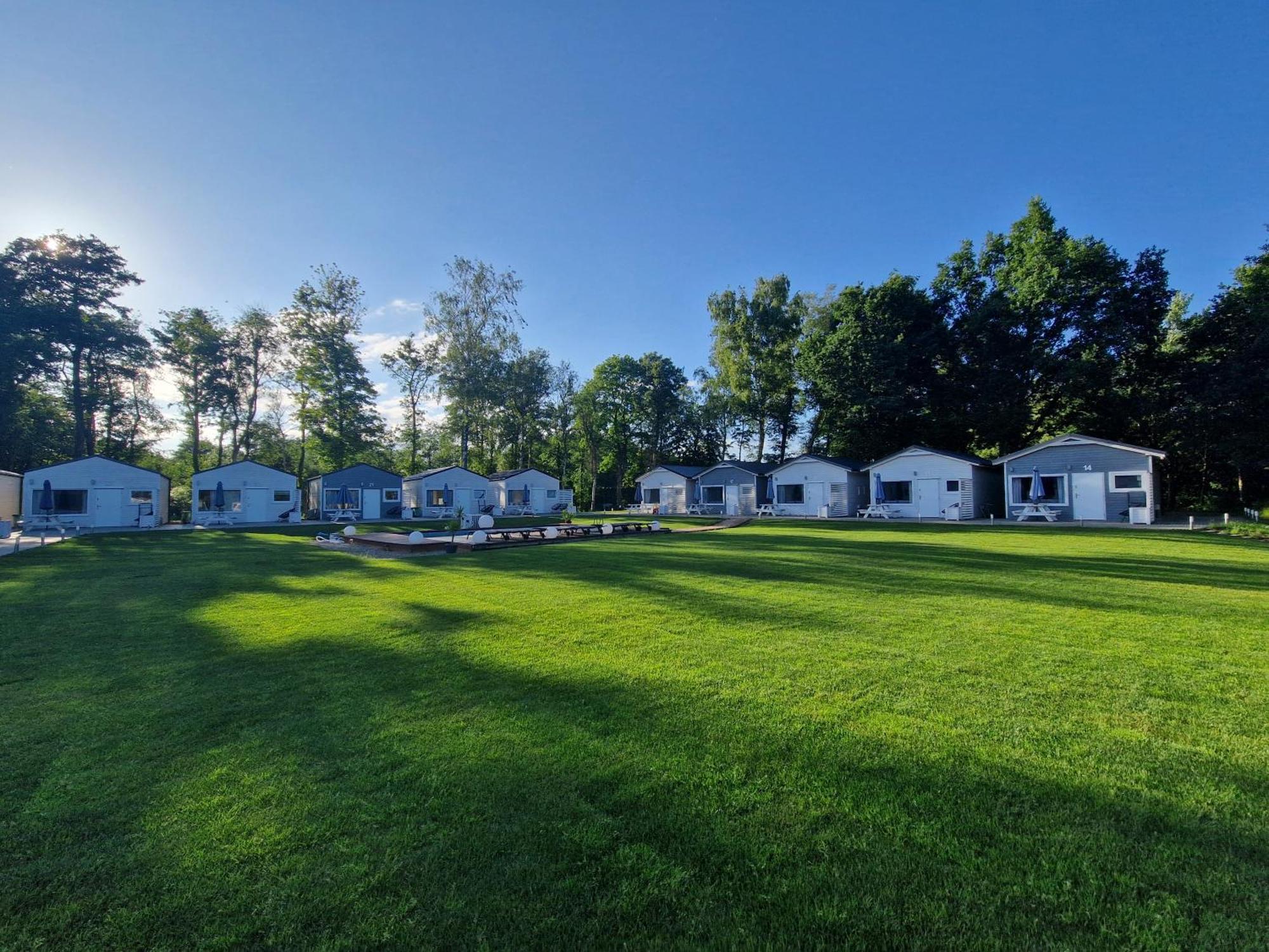 Lumi Resort Domki Letniskowe Z Podgrzewanym Basenem Реваль Экстерьер фото
